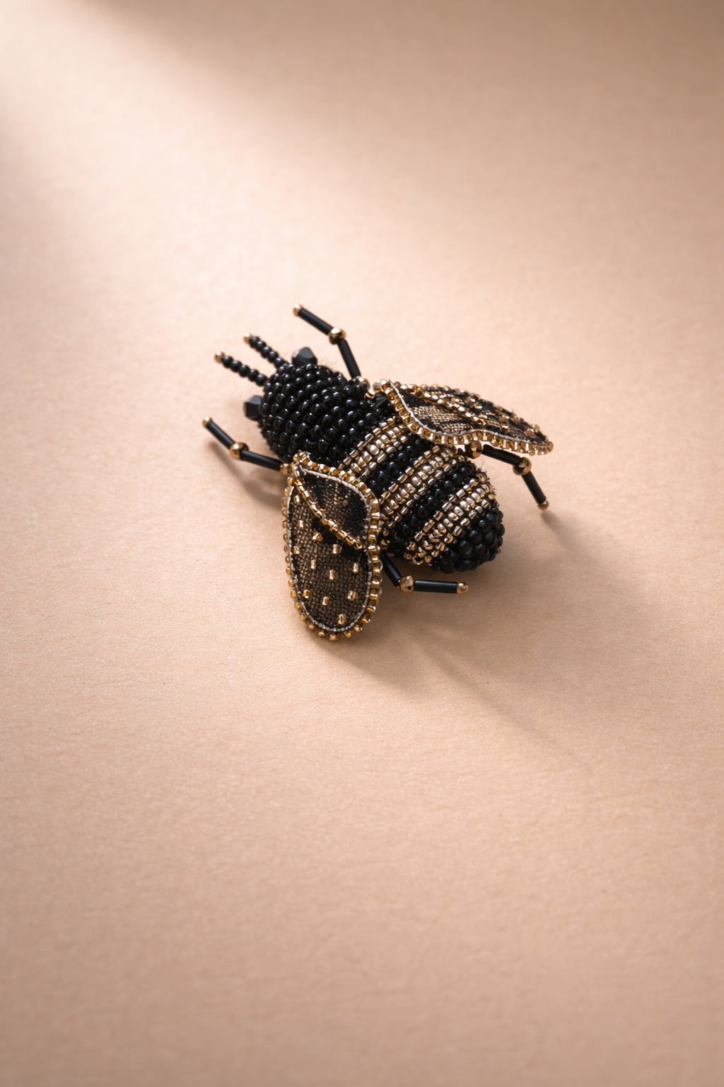Prendedor Abeja
